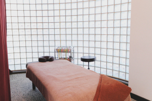 カラダのミカタ 井高野院で整体施術を受ける内観画像