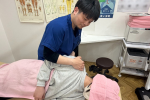 ＮＡＯＳＥＬ菊陽整骨院の整体の施術風景画像です。