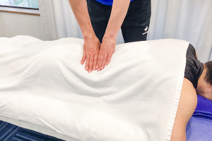 スポーツ総合治療院ＡＣＴ学芸大学店の腰痛施術の画像