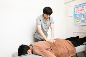 あい鍼灸院・接骨院　長堀橋駅院の腰痛の施術画像