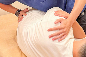 ジャーマン通りはり灸整骨院 大森院の整体の施術風景画像です。