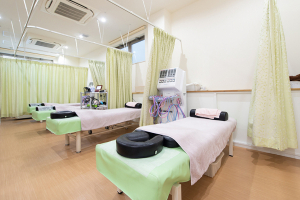 町田きずなはりきゅう整骨院で整体施術を受ける内観画像像