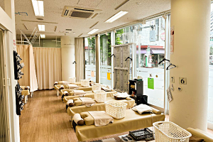 北千住西口接骨院で整体施術を受ける内観画像像