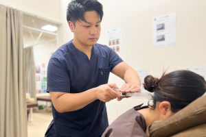 黒崎名倉堂鍼灸整骨院の肩こりの施術画像