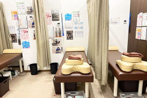 与野名倉堂鍼灸院・整骨院で整体施術を受ける内観画像像