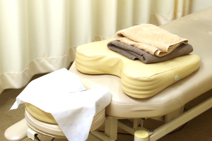 リーフ整骨院 武蔵新城院で整体施術を受ける内観画像像