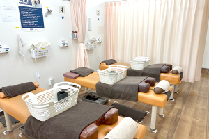 瑞江駅前接骨院で整体施術を受ける内観画像像