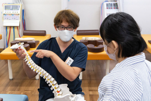 宇都宮宿郷鍼灸整骨院のカウンセリング風景の画像