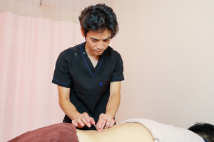 はすに鍼灸接骨院の鍼灸の施術画像