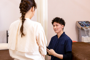 あさひ整骨院・鍼灸院のカウンセリング風景の画像