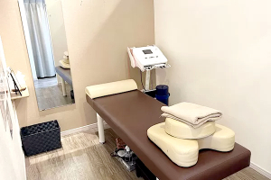 ＫＯＫＵＡ鍼灸整骨院　仙川院で整体施術を受ける内観画像像