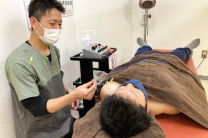 けやき台鍼灸整骨院の鍼灸施術の施術風景画像です。
