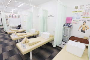 本厚木あおば整骨院はりきゅう院で整体施術を受ける内観画像