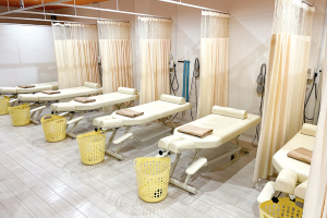 西八王子北口接骨院で整体施術を受ける内観画像