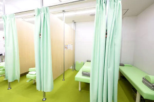 ＮＯＭＯＫＯＴＳＵ鍼灸・整骨院 千林院で整体施術を受ける内観画像像