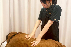 くまのみ整骨院　イオンモール上尾院の整体の施術風景画像です。