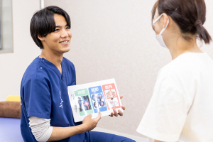 マーサ鍼灸整骨院栗田院のカウンセリング風景の画像