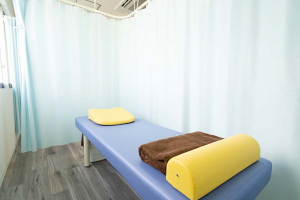 マーサ鍼灸整骨院浜松上西町院の整体施術を受ける内観の画像