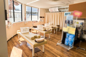 新狭山駅北口接骨院で整体施術を受ける内観画像