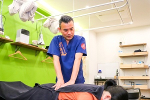 東松原駅の接骨院・はり灸院の腰痛の施術画像