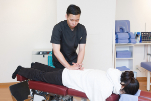 雑色あおば接骨院の腰痛の施術画像