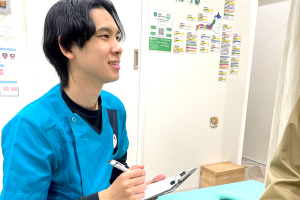 こころ整体院熊本下通院の整体施術のカウンセリング風景の画像