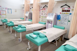 ひまわり鍼灸整骨院で整体施術を受ける内観画像像