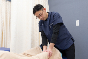 あまがい鍼灸接骨院小山駅院の施術風景の画像
