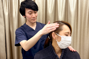 吉祥寺名倉堂接骨院・鍼灸院の肩こりの施術画像