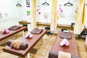 ＫＷＳ鍼灸整骨院　荻窪院で整体施術を受ける内観画像像