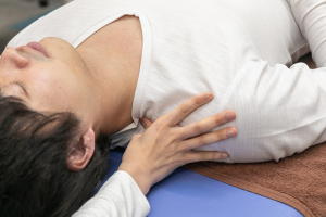 アール鍼灸接骨治療院　末広院の肩こりの施術画像