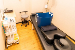 笑顔道喜多見駅の接骨院・はり灸院で整体施術を受ける内観画像像