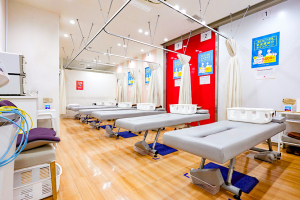 あい鍼灸院・接骨院 堺筋本町院で整体施術を受ける内観画像像