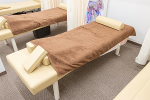 溝口あおば接骨院はりきゅう院で整体施術を受ける内観画像