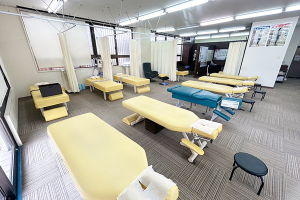 さくらメディネス整骨院西崎院の鍼灸施術を受ける内観の画像