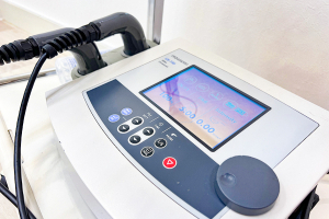 井荻駅前接骨院のハイボルトに使用する機器の画像