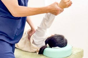 井荻駅前接骨院の肩こりの施術画像