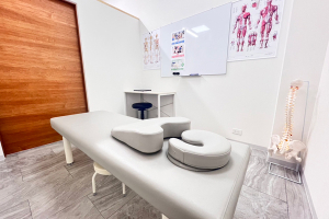 さくらメディネス整骨院新都心院の整体施術を受ける内観の画像