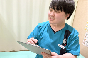 こころ整骨院　ラソラ札幌院のカウンセリング風景画像です。