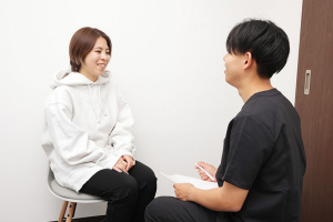 片山鍼灸治療院　武庫之荘院のカウンセリング風景画像です。
