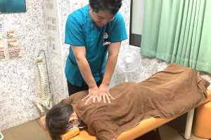 こころ整体院　三軒茶屋院の施術風景画像です。