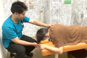 こころ整体院　三軒茶屋院の肩こりの施術画像