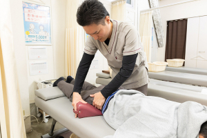 あい鍼灸院・接骨院　天満橋院の骨盤矯正の施術画像