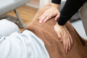 あい鍼灸院・接骨院　四条烏丸院の腰痛の施術画像
