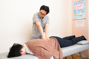 あい鍼灸院・接骨院 寺田町院の整体の施術画像