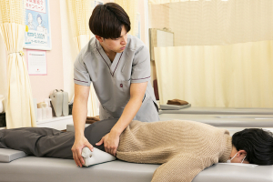 あい鍼灸院・接骨院　天王寺院の骨盤矯正の施術画像