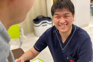 甲斐整骨院　長尾院のカウンセリング風景画像です。