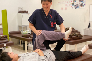 甲斐整骨院　長尾院【鍼灸】の骨盤矯正の施術画像