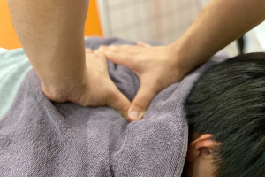 甲斐整骨院　長尾院【鍼灸】の肩こりの施術画像