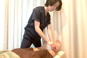 高田馬場名倉堂鍼灸接骨院の鍼灸の施術画像